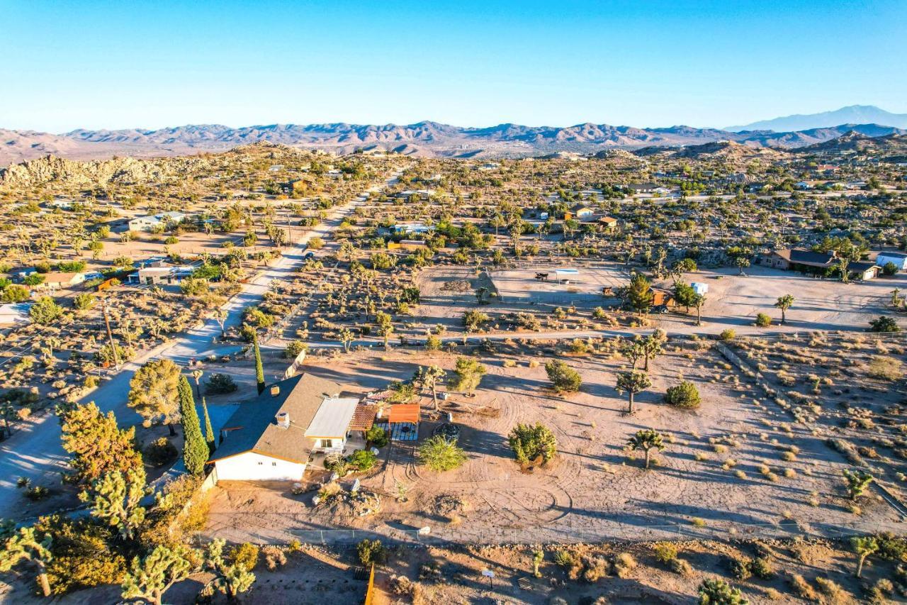 Dez-Art Retreat Villa Yucca Valley Exterior photo